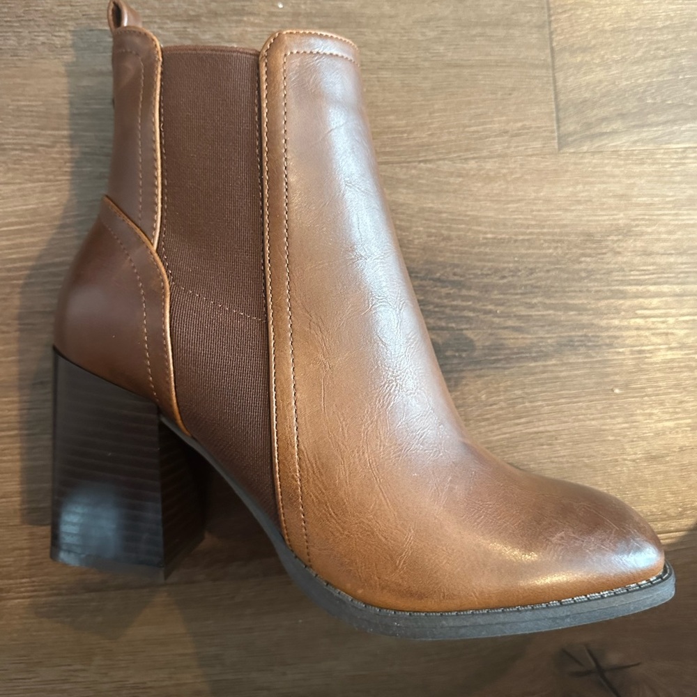 Brown boot